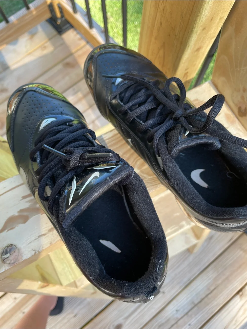 Nike Kids Black and Silver Athletic Cleats